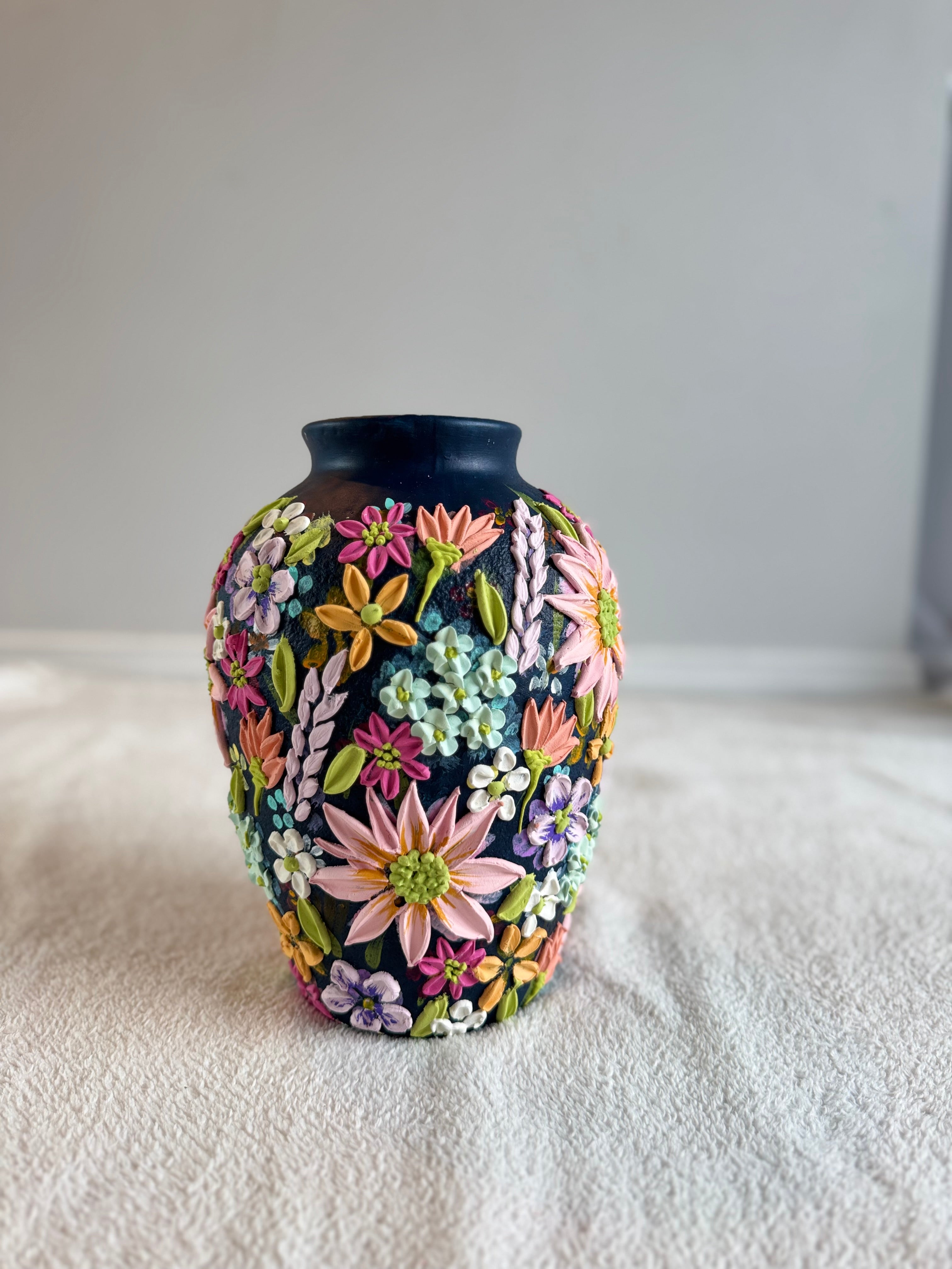 Ceramic vase 25cm